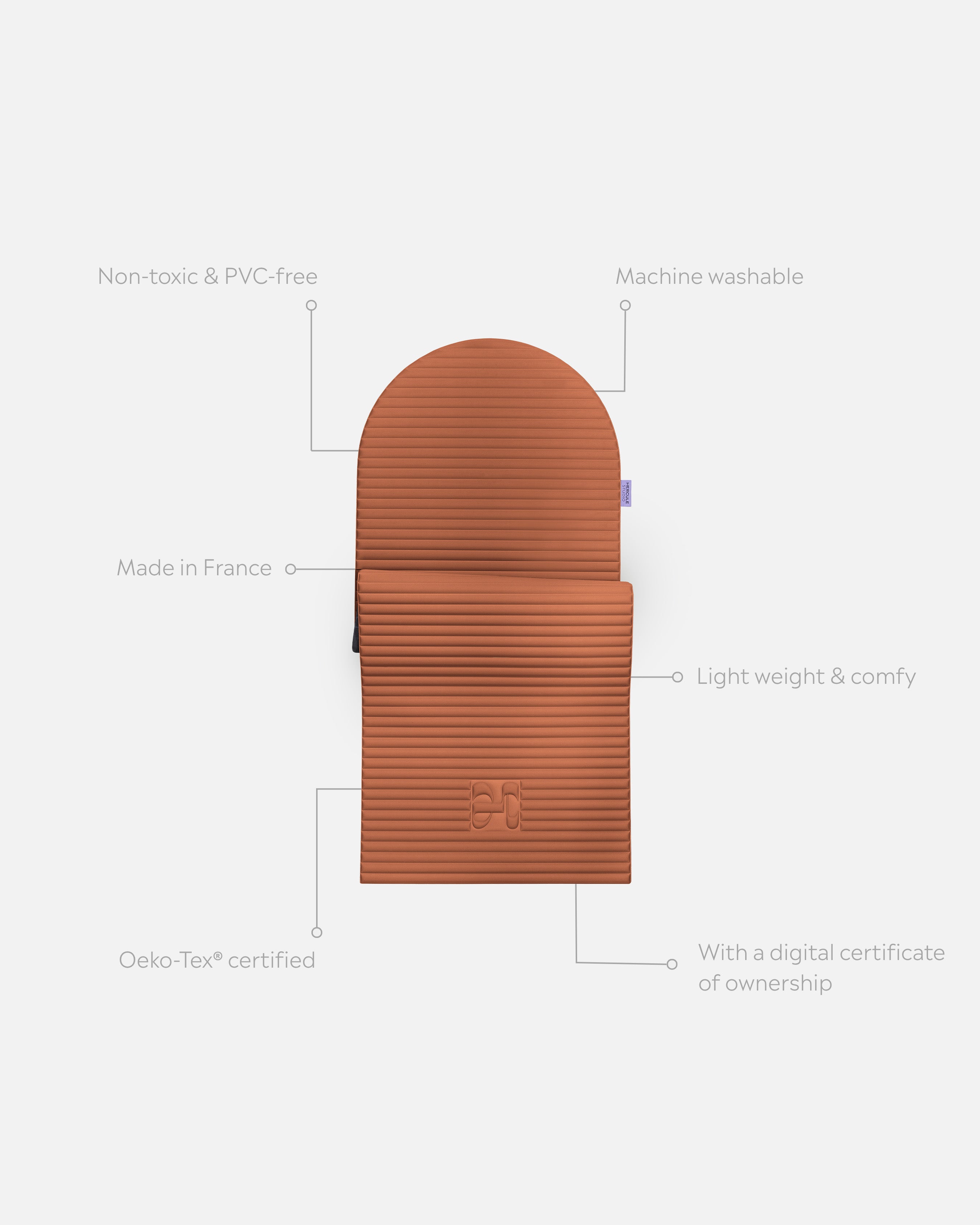 Tapis de sol pour le fitness le yoga et le pilates de la marque hercule studio modèle archy couleur terre cuite packshot semi déplié avec éléments de réassurance