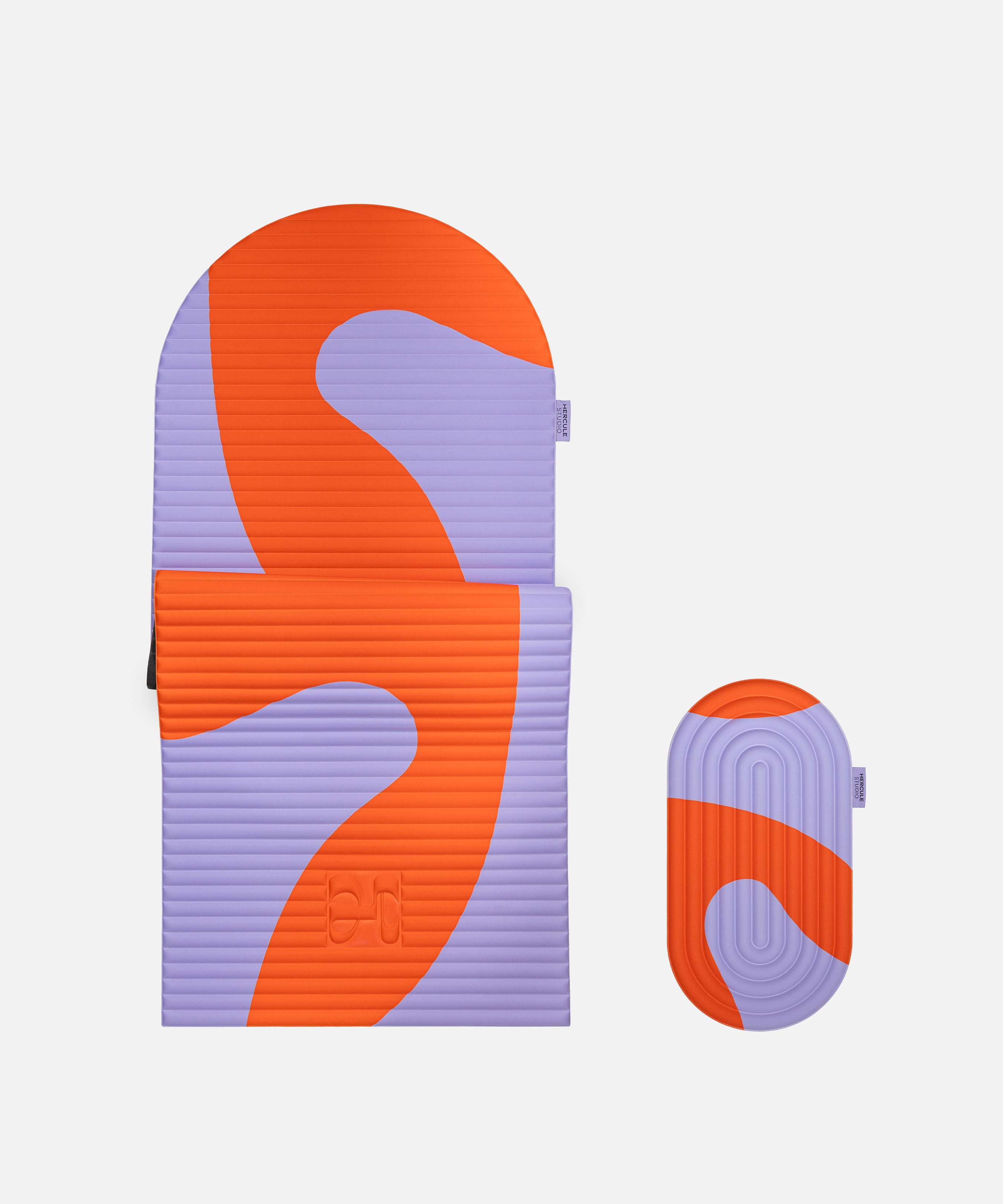 Set confort Hercule Studio imprimé Axel rouge orangé avec tapis Archy premium et pad Galé ergonomique 3-en-1, duo confort pour séances de pilates et gym, design français durable, packshot