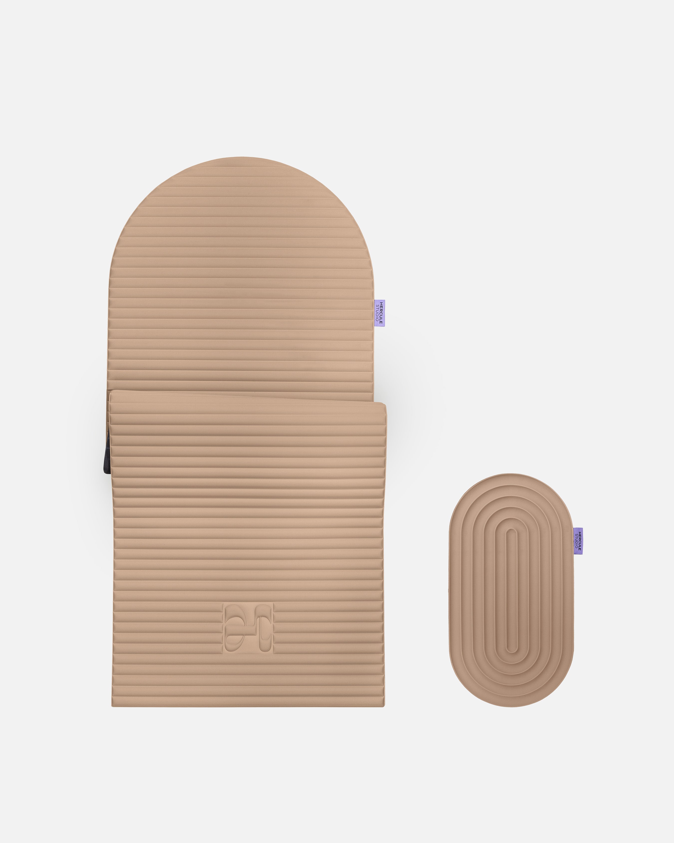 Tapis de sport Archy de la marque Hercule Studio couleur Dune et mini tapis de sport Galé couleur Dune photo packshot