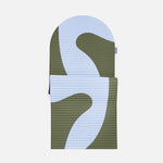 Tapis de sport en forme d'arche Hercule Studio, modèle Archy imprimé kaki et bleu (Axel), tapis de sol design durable Made in France pour fitness, pilates et étirements, vue semi dépliée