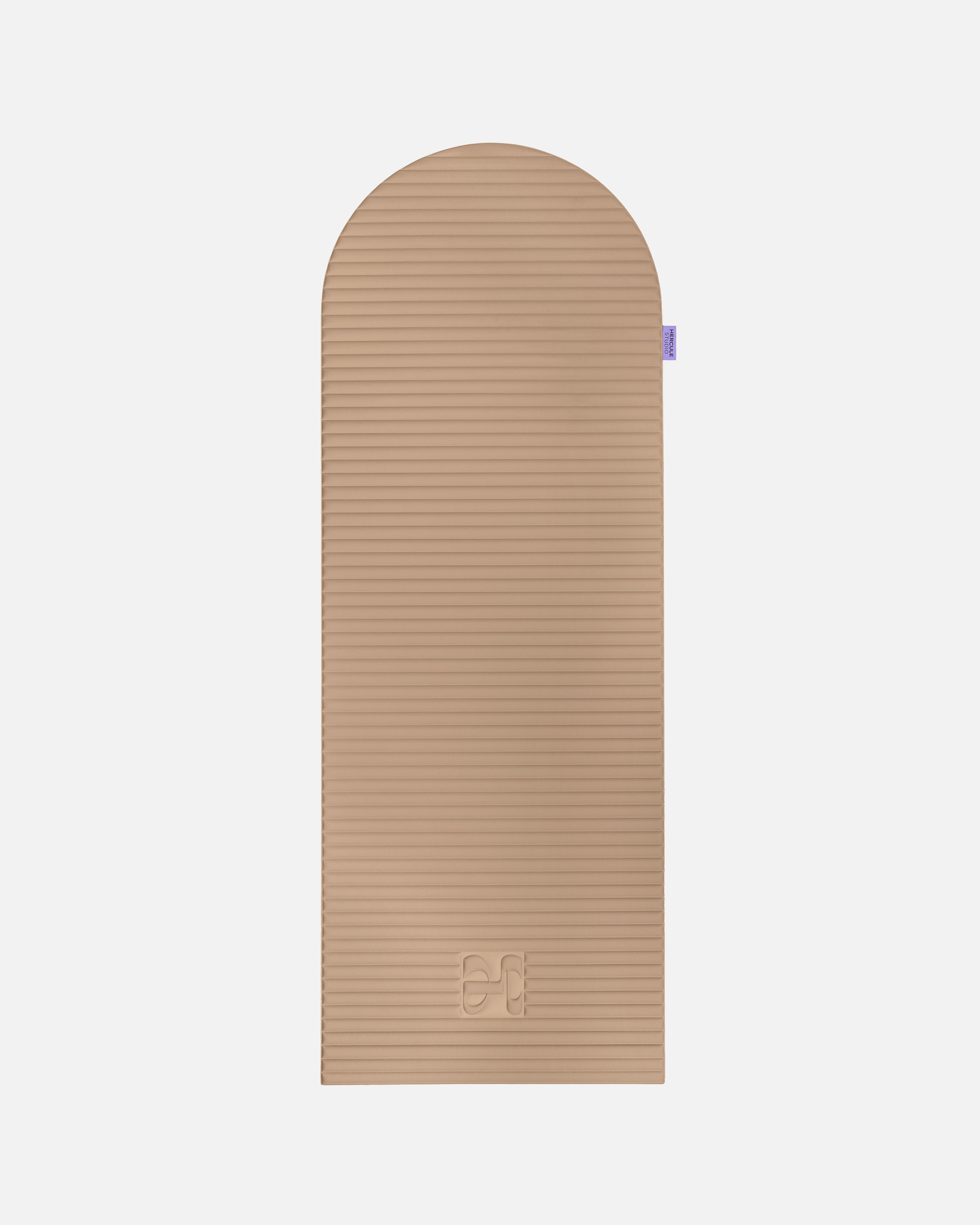 Tapis de sol pour le fitness le yoga et le pilates de la marque hercule studio modèle archy couleur dune packshot déplié