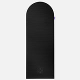 Tapis de sol pour le fitness le yoga et le pilates de la marque hercule studio modèle archy couleur outrenoir packshot déplié