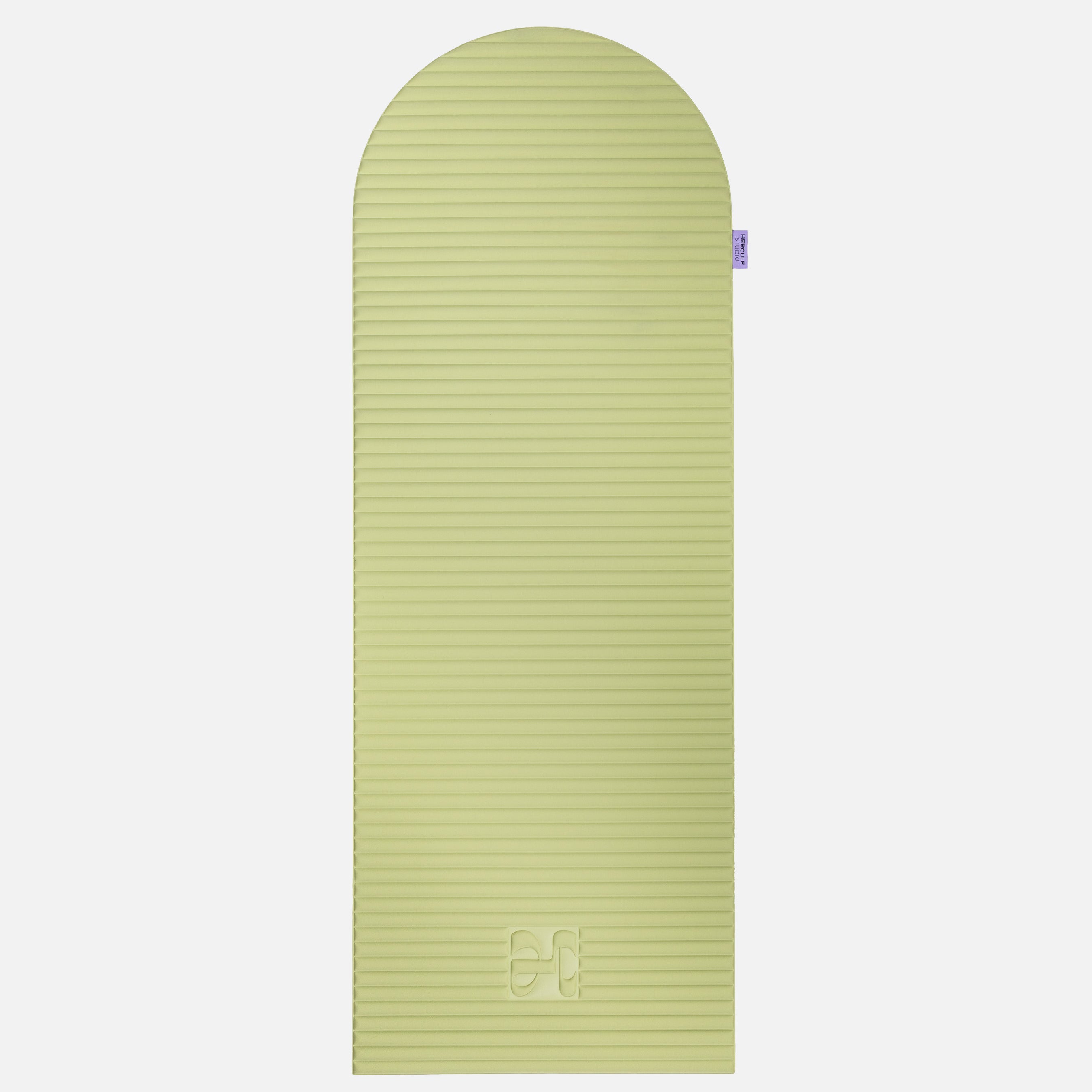 Tapis de sol pour fitness yoga et pilates de la marque hercule studio modèle archy couleur pistache packshot déplié
