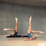 Tapis de sol pour le fitness le yoga et le pilates de la marque hercule studio modèle archy couleur dune photo lifestyle avec mannequin