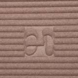 Tapis de sol pour le fitness le yoga et le pilates en cachemire de la marque hercule studio en collaboration édition limitée avec from future modèle archy couleur beige packshot zoom logo embossé
