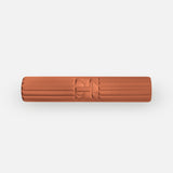Tapis de sol pour le fitness le yoga et le pilates de la marque hercule studio modèle archy couleur terre cuite packshot roulé