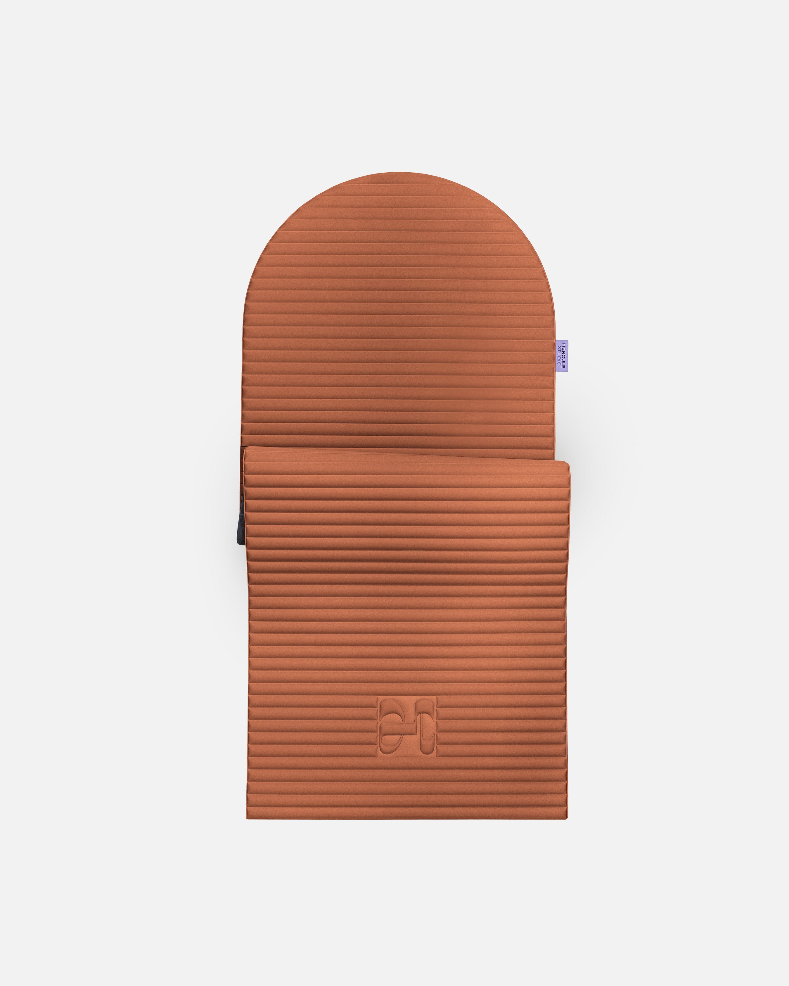 Tapis de sol pour le fitness le yoga et le pilates de la marque hercule studio modèle archy couleur terre cuite packshot semi déplié