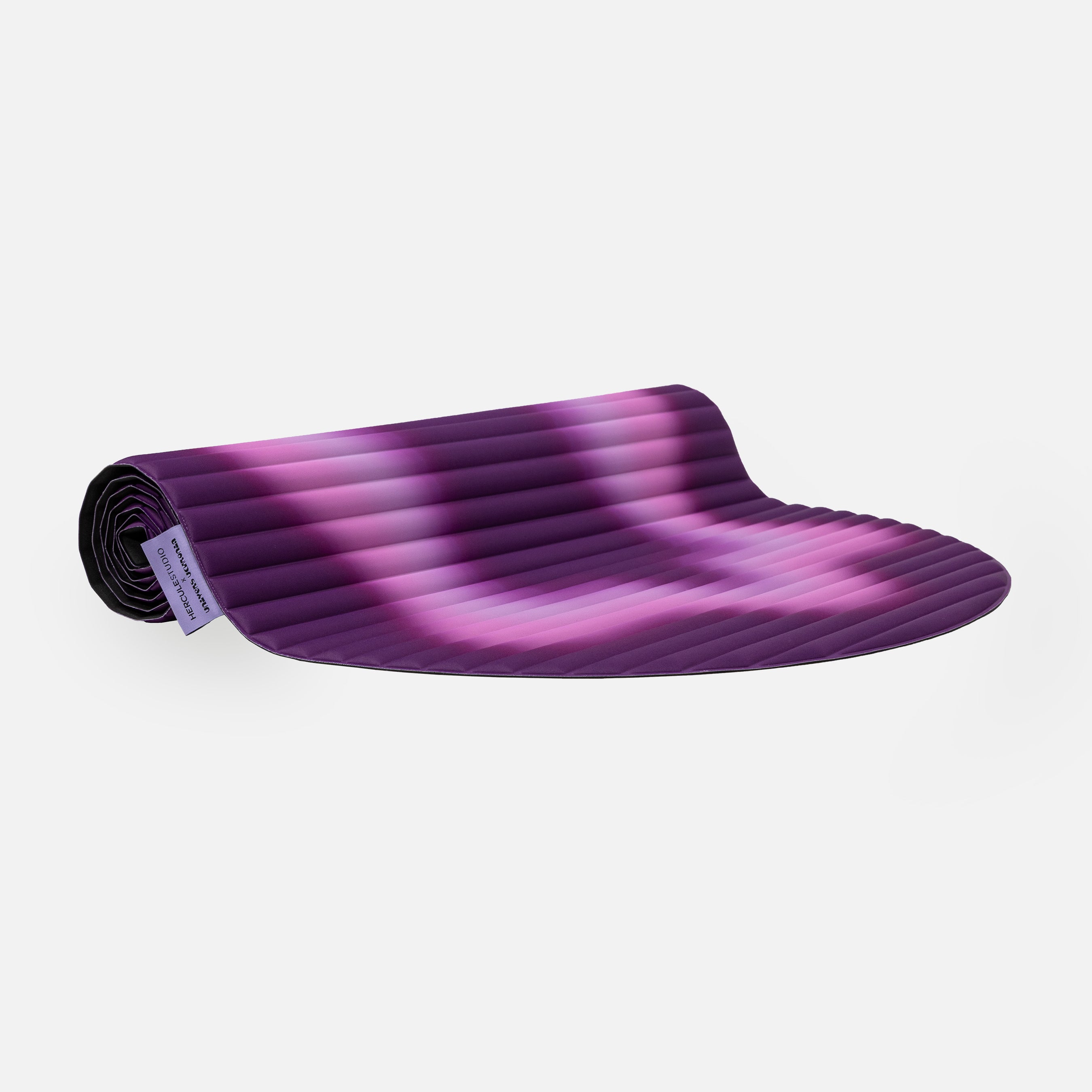 Tapis de sol pour le fitness le yoga et le pilates de la marque hercule studio et uchronia modèle archy imprimé winter packshot semi roulé