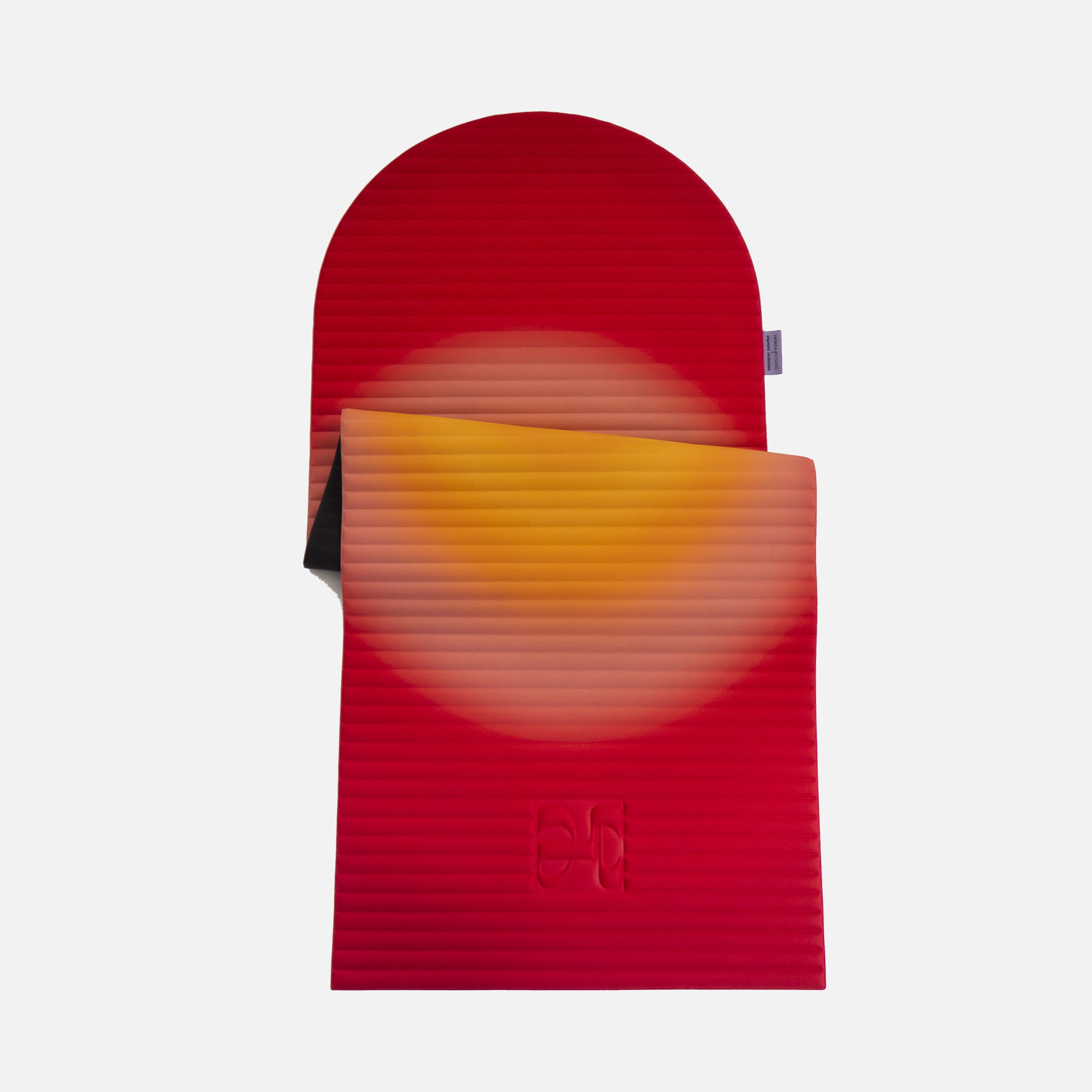 Tapis de sol pour le fitness le yoga et le pilates de la marque hercule studio et uchronia modèle archy imprimé summer packshot semi déplié