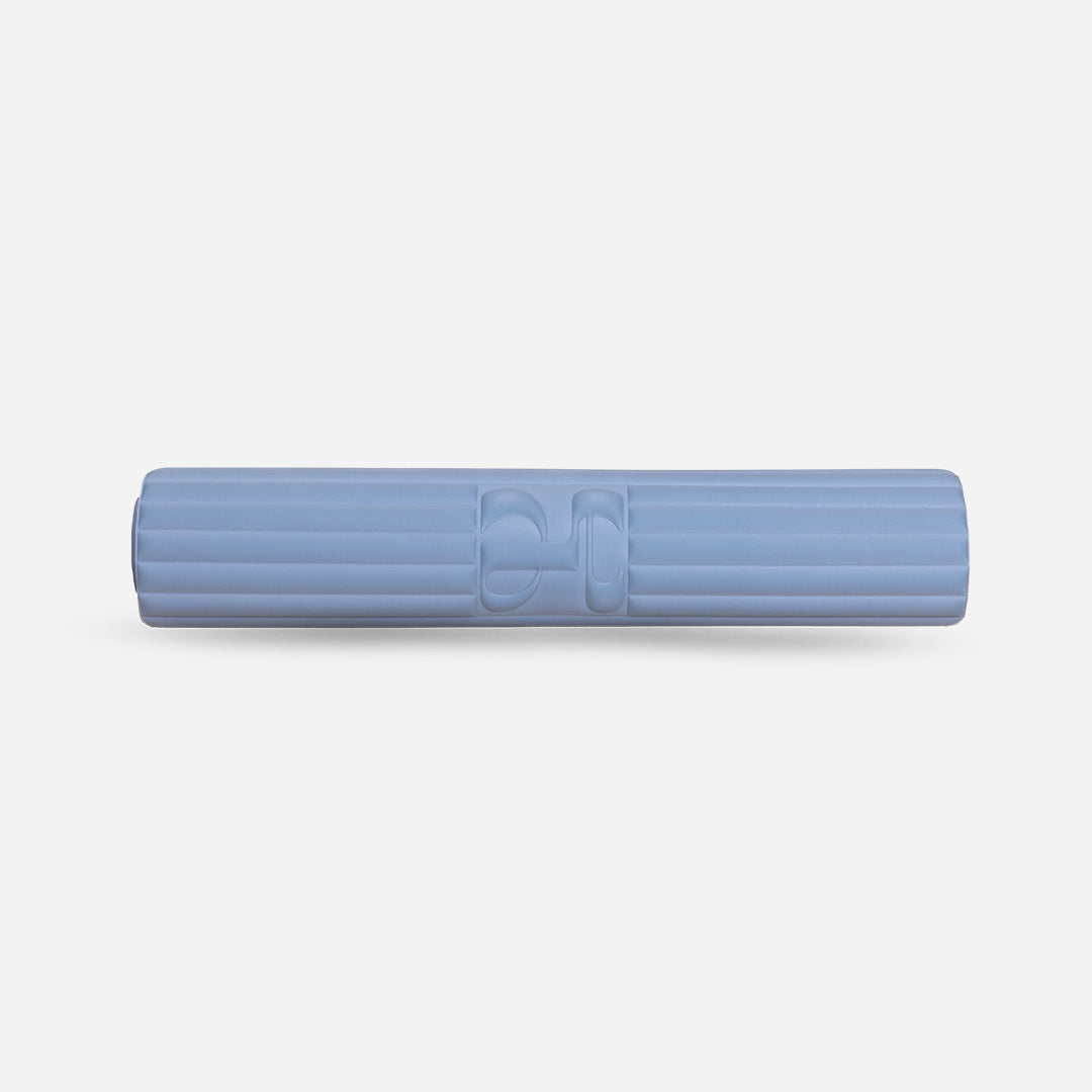Tapis de sol pour le fitness le yoga et le pilates de la marque hercule studio modèle archy couleur blue jean packshot roulé
