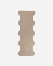 Tapis de sol pour le yoga de la marque hercule studio modèle mar couleur greige packshot déplié