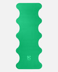 Hercule Studio Golf Green yoga mat unrolled, natural rubber PVC-free with wavy edges, strong grip for yoga practice
