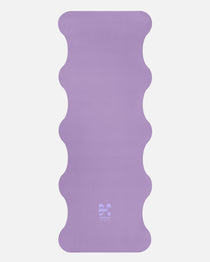 Hercule Studio Lavender yoga mat unrolled, natural rubber PVC-free, strong grip and durable wavy design for daily yoga