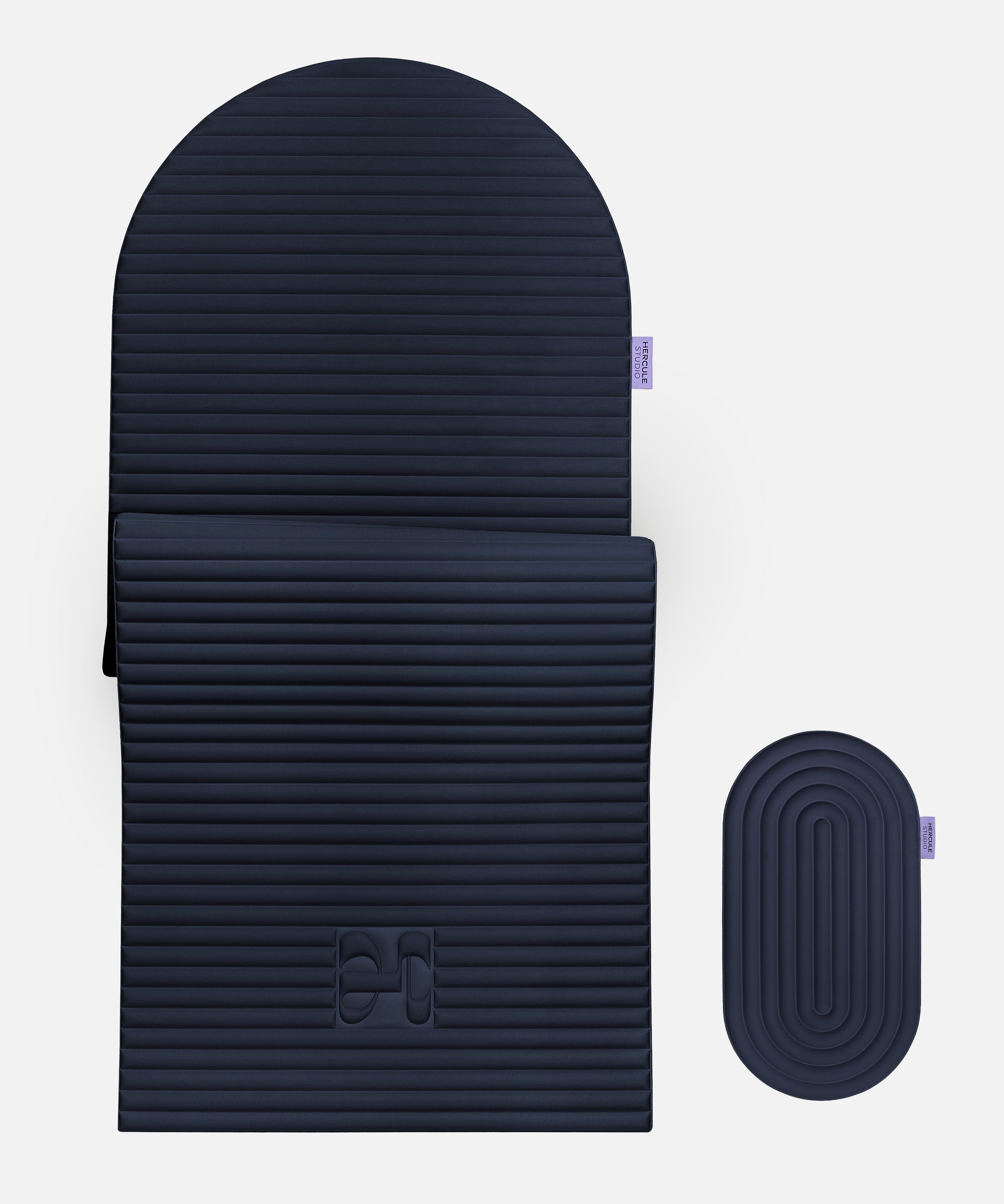 Hercule Studio navy blue comfort bundle pairing the premium Archy mat with the portable Galé 3-in-1 mini mat, ergonomic duo for knees and elbows in Pilates and fitness, French craftsmanship, packshot
